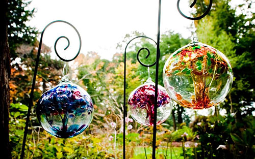 Kitras glass garden globes