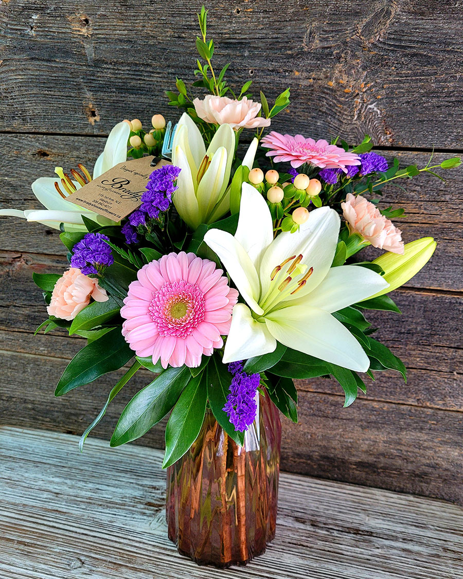 Home Brady's House of Flowers